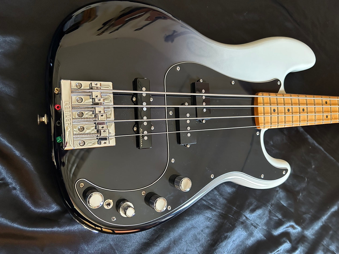 【中古】Fender フェンダー Player Plus Precision Bass, Maple, Silver Smoke【フェンダーMEXプレシジョンベース】