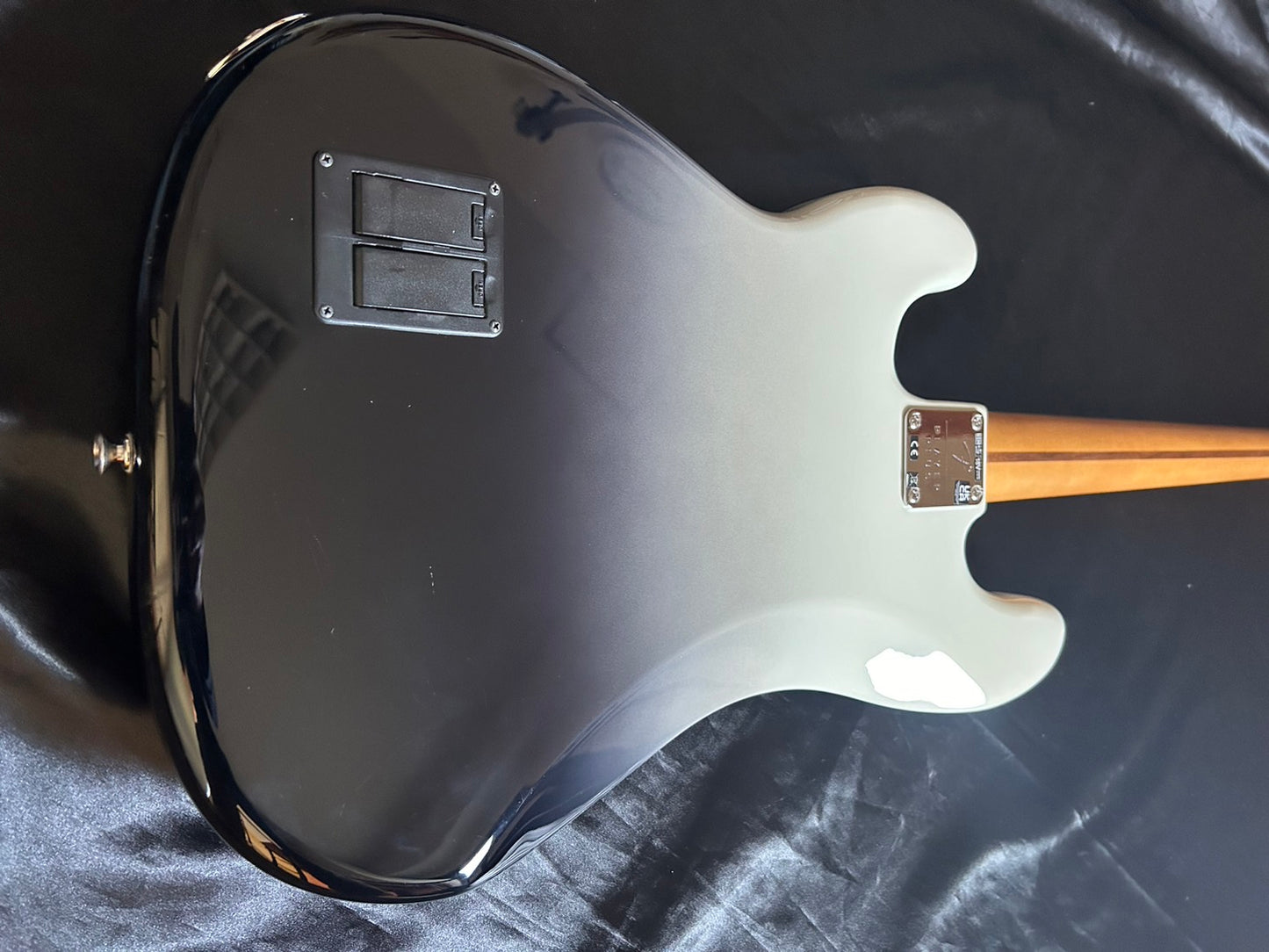【中古】Fender フェンダー Player Plus Precision Bass, Maple, Silver Smoke【フェンダーMEXプレシジョンベース】