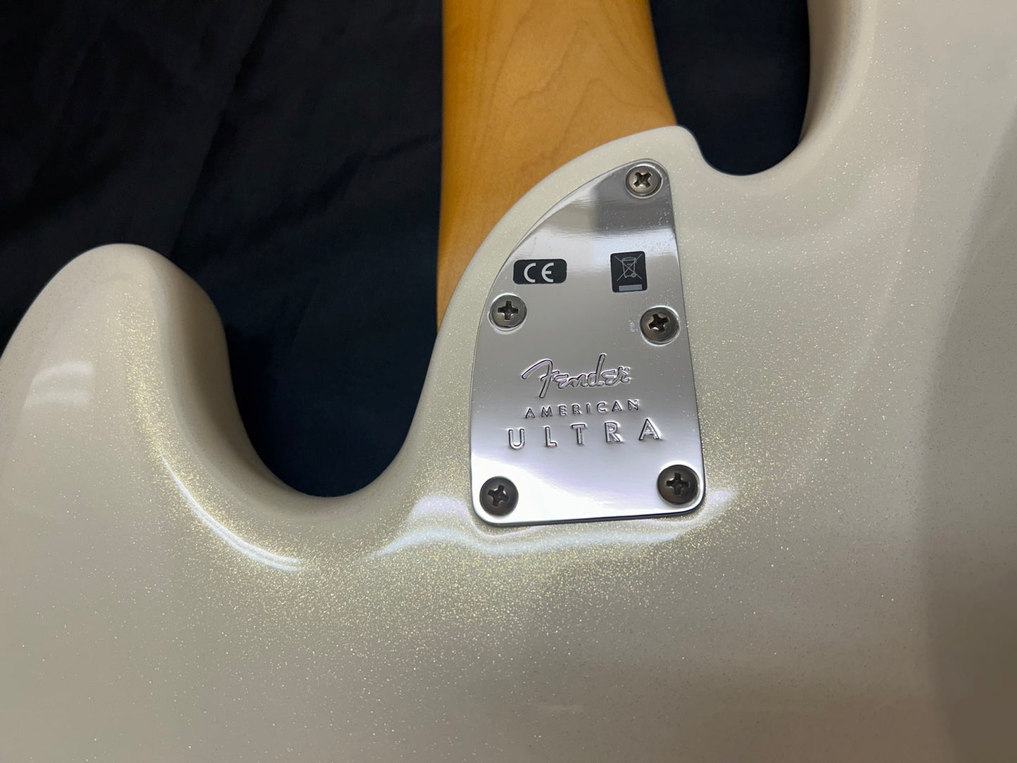 【中古】Fender USA / American Ultra Jazz Bass V Maple Fingerboard Arctic Pearl